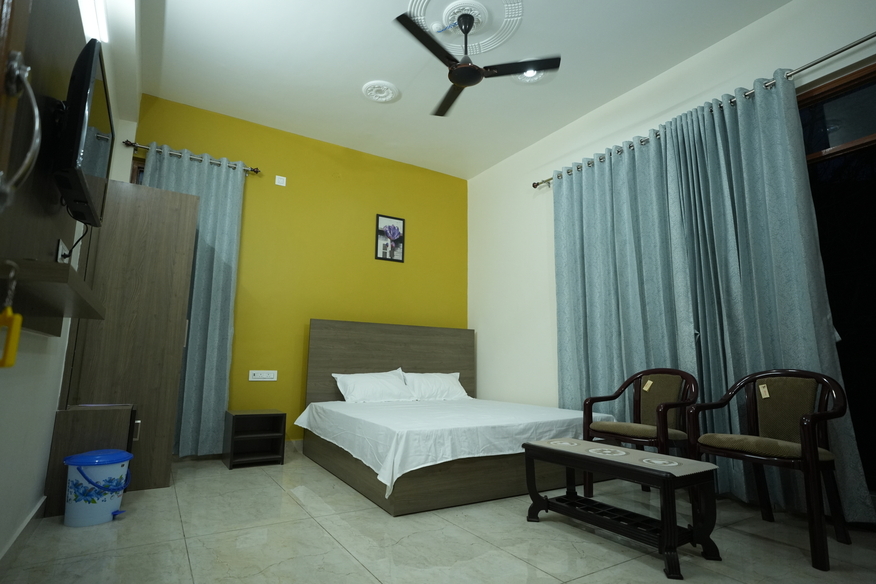 Semi-Deluxe Room